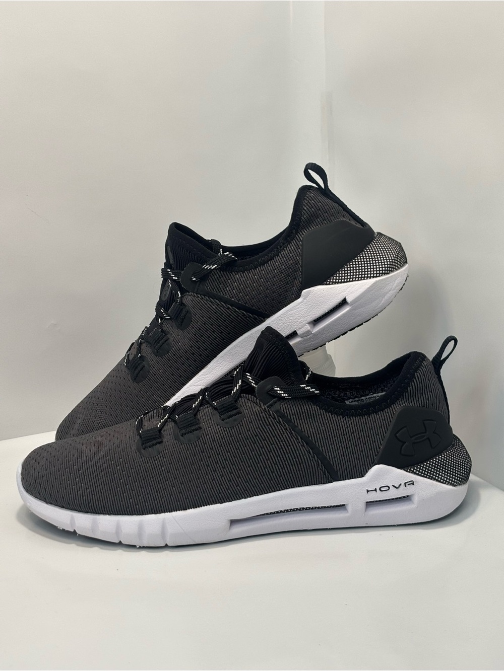Under Armour Hovr SLK Boys Size 4.5Y Black/White Running Shoes Sneakers 3020450